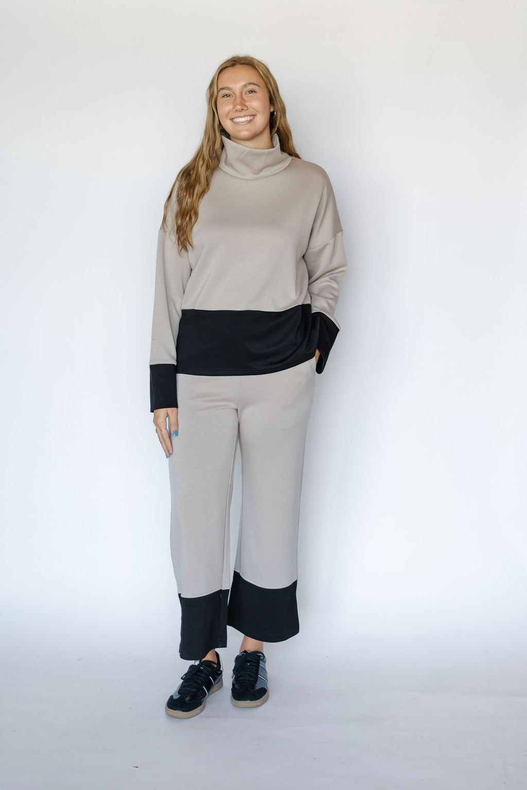 CHLOE L/S TOP-TAUPE /BLACK