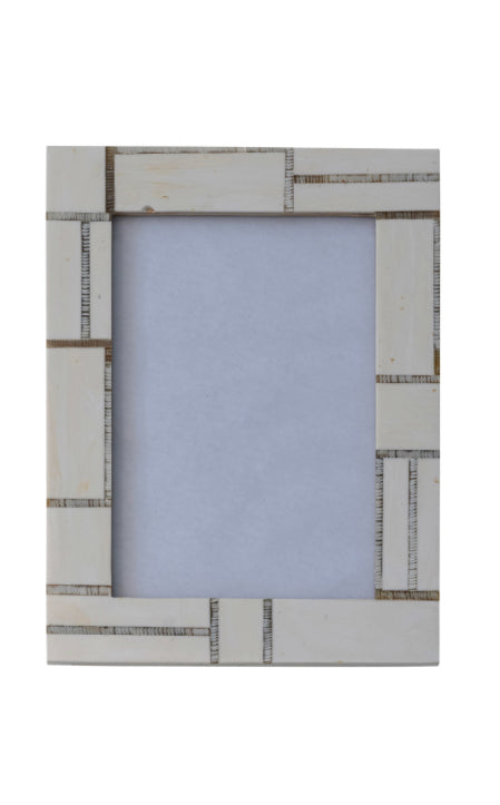 RESIN PHOTO FRAME W/HORN INLAY