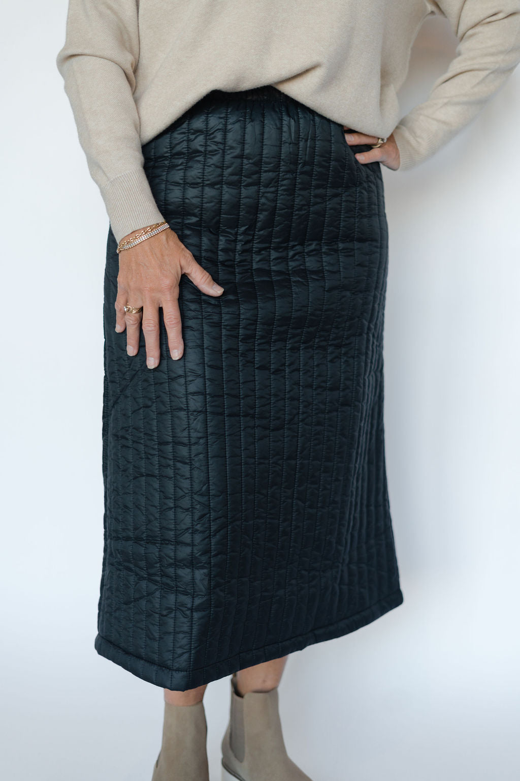 CALLIE QUILTED SKIRT-BLACK