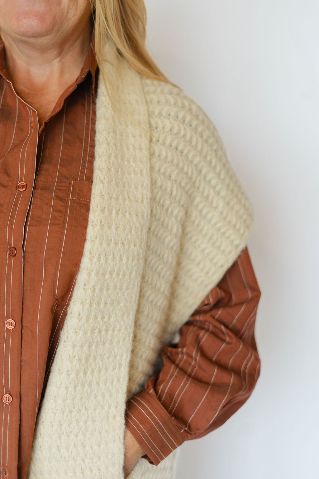 FAITH CARDIGAN VEST WITH TEXTURE