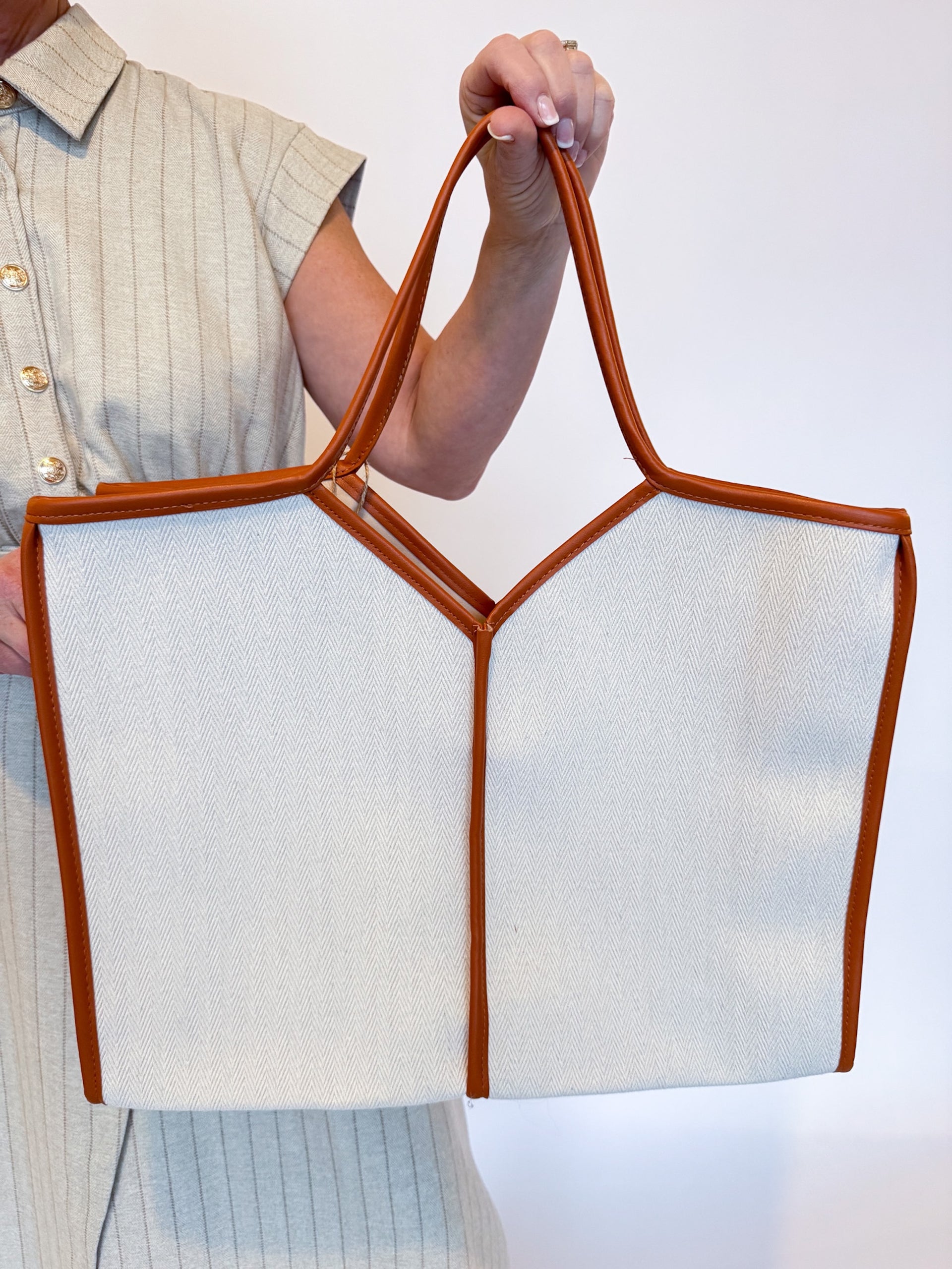 ALICE BAG