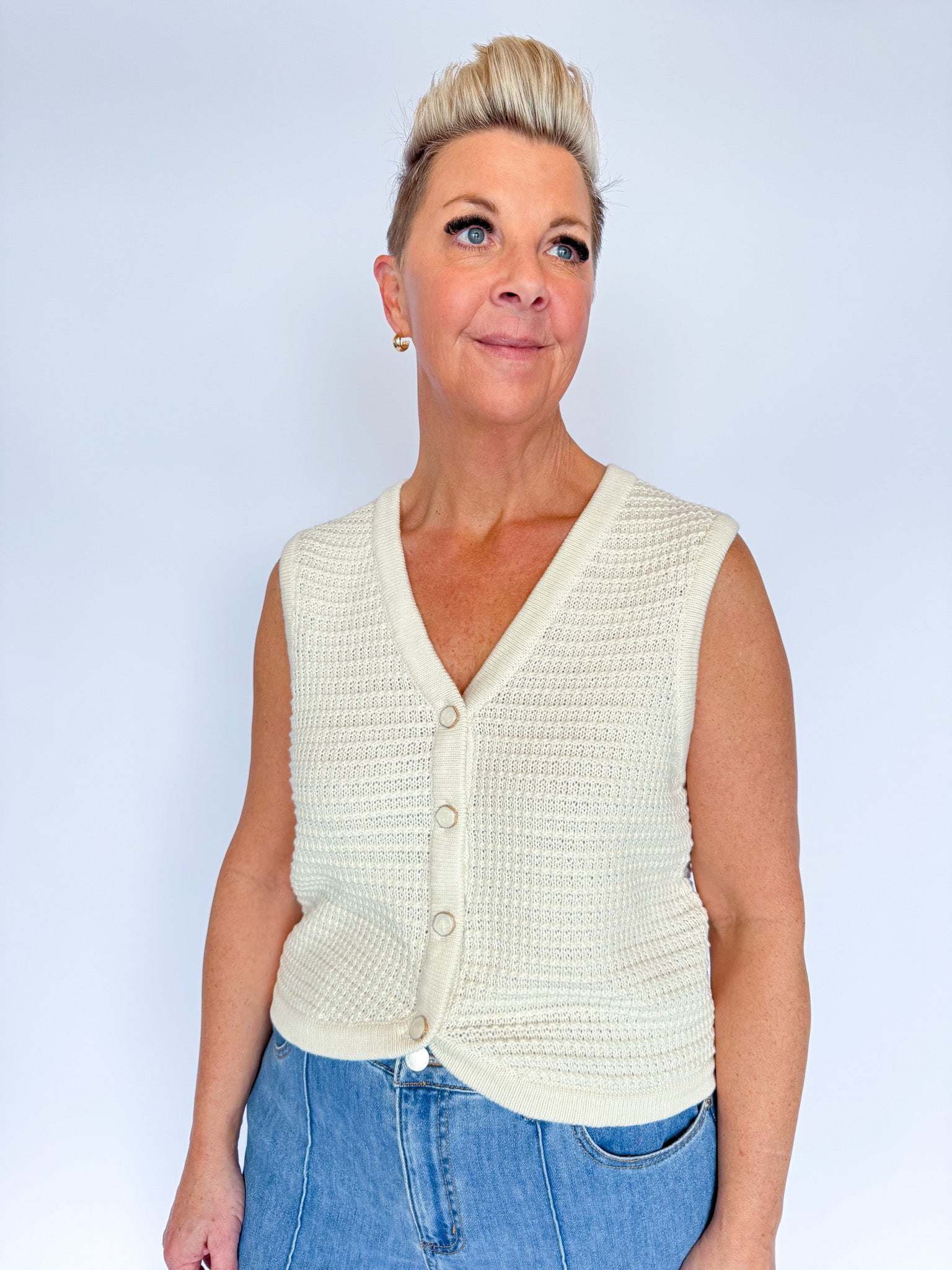 MIKALA SHORT VEST