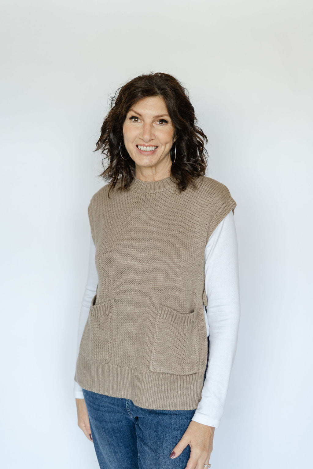 MARIANA .SWEATER VEST-BEIGE